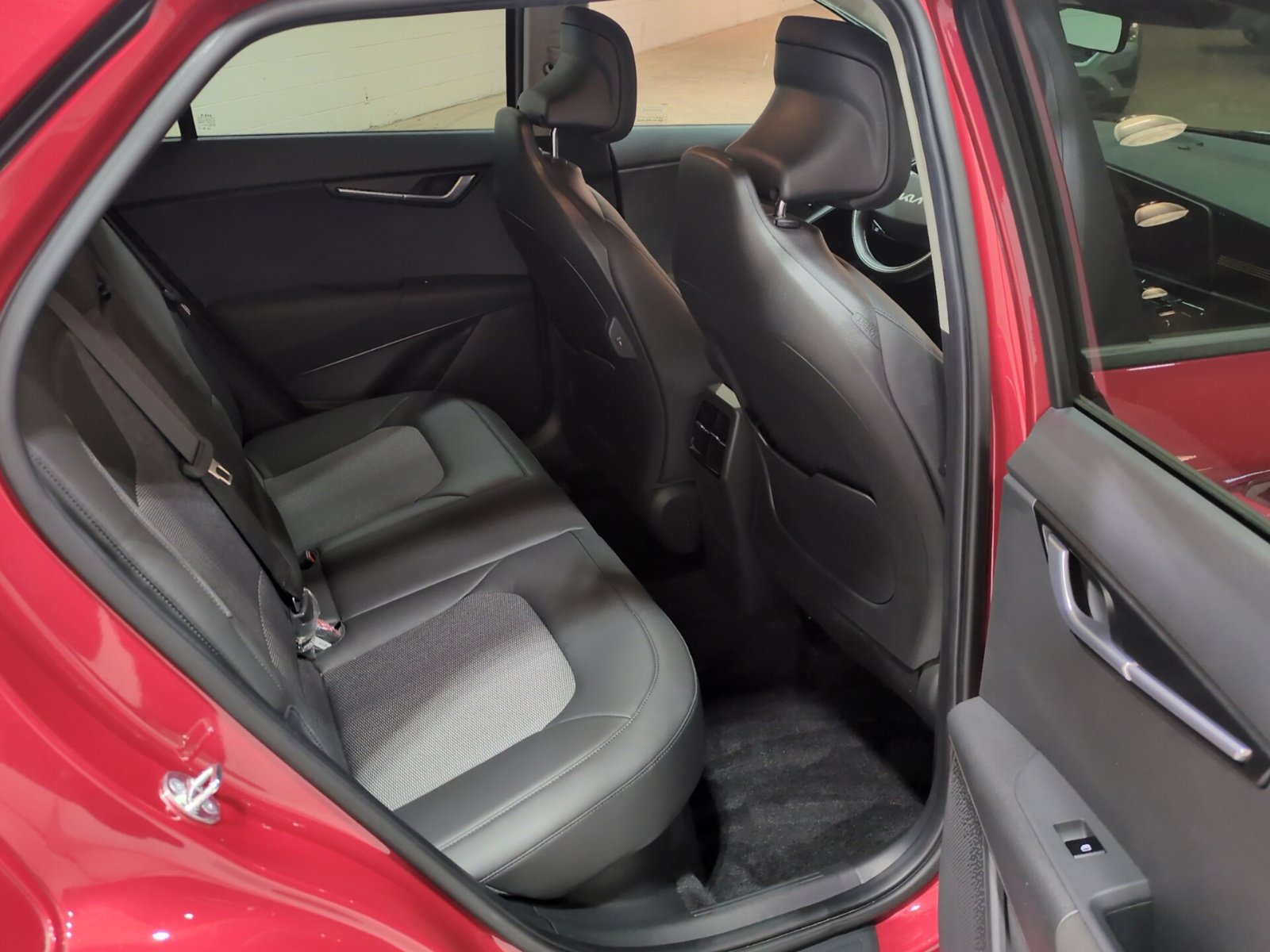 Certified 2024 Kia Niro EX FWD image 12