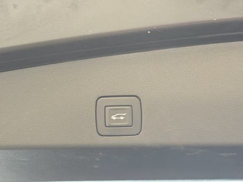 Used 2024 Buick Encore GX Avenir w/ Avenir Convenience Package FWD image 9
