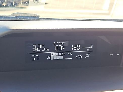 Used 2021 Subaru Crosstrek 2.0i Premium image 24