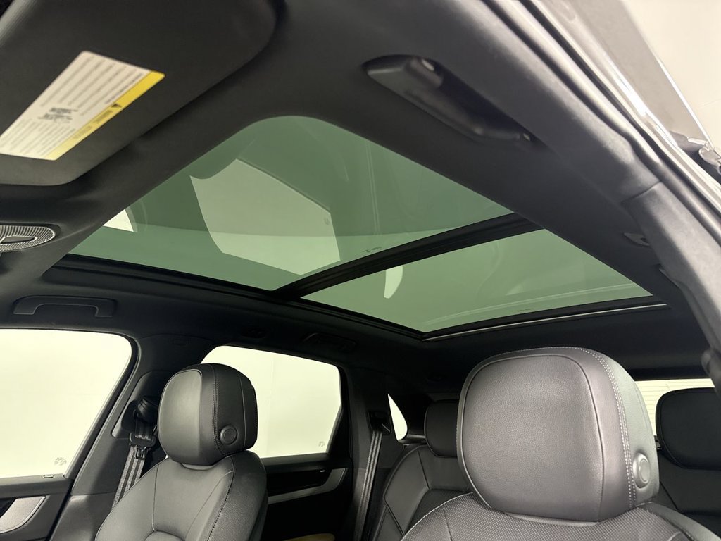 Certified 2024 Porsche Cayenne AWD/4WD image 40