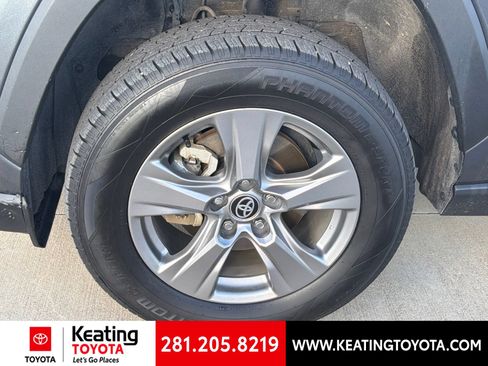 Used 2024 Toyota RAV4 LE AWD/4WD image 9