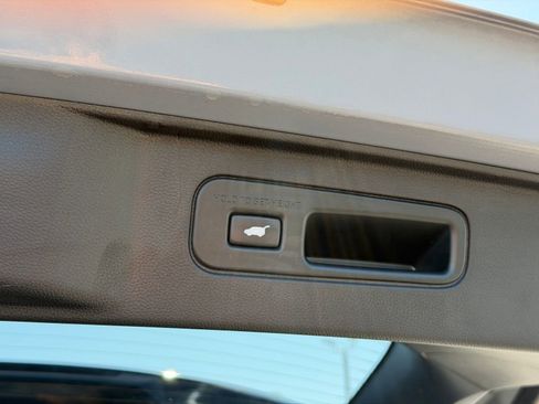 Used 2024 Honda Pilot Touring image 32