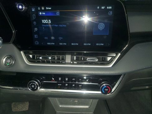 Used 2025 Chevrolet Equinox LT image 19