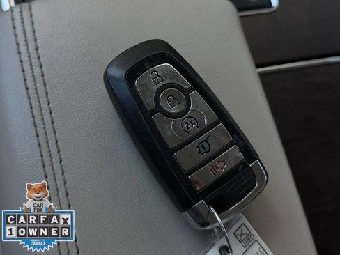 Used 2021 Lincoln Navigator L Reserve w/ Luxury Package RWD image 32
