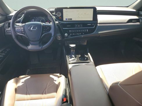 Used 2024 Lexus ES 300h Ultra Luxury w/ Accessory Package (Z2) FWD image 10