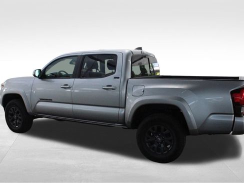 Certified 2023 Toyota Tacoma SR5 w/ Technology Package AWD/4WD image 11