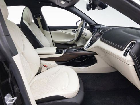 Used 2021 Aston Martin DBX image 26
