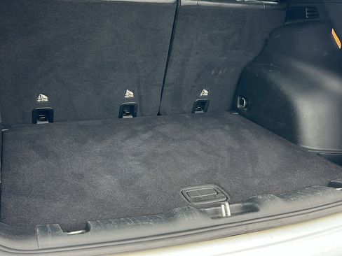 Used 2023 Jeep Compass Limited image 27