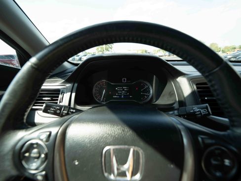 Used 2017 Honda Pilot EX-L image 15