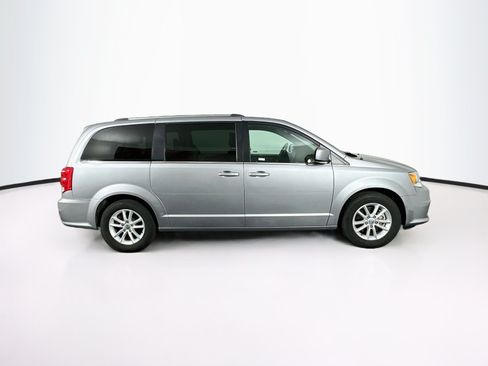 Used 2019 Dodge Grand Caravan SXT FWD image 10