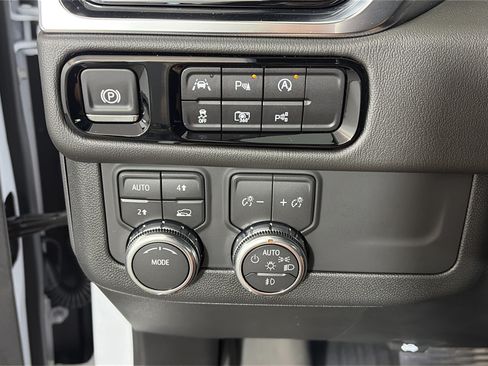 Used 2026 GMC Yukon Denali w/ LPO, Floor Liner Package AWD/4WD image 30