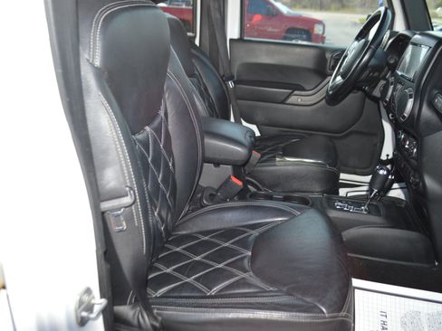 Used 2017 Jeep Wrangler Unlimited Sport image 22