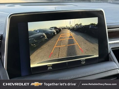 Used 2022 Chevrolet Suburban Z71 AWD/4WD image 24