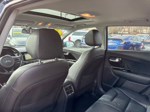 Used 2017 Kia Niro Touring image 28