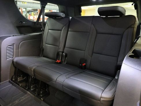 New 2026 Chevrolet Suburban High Country image 17