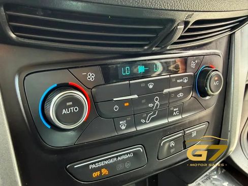 Used 2017 Ford Escape SE FWD image 21