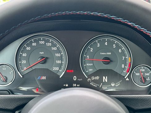 Used 2018 BMW M4 Coupe RWD image 24