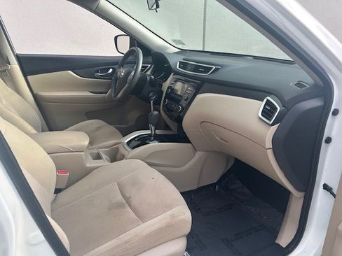 Used 2016 Nissan Rogue S w/ Appearance Package image 8