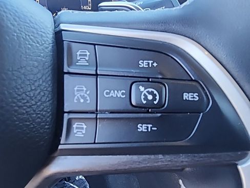 Used 2023 Jeep Grand Cherokee L Limited w/ Black Appearance Package image 12