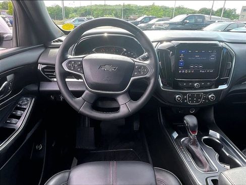 Used 2023 Chevrolet Traverse RS w/ LPO, Floor Liner Package AWD/4WD image 18