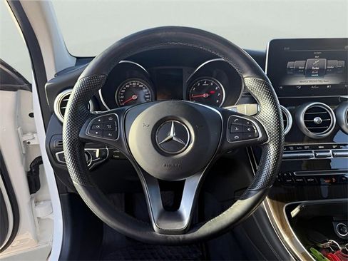 Used 2017 Mercedes-Benz GLC 300 4MATIC image 13