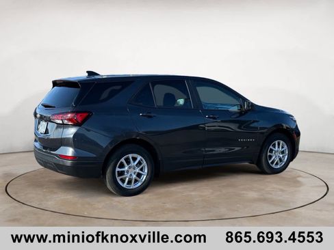 Used 2022 Chevrolet Equinox LS w/ LS Convenience Package image 3