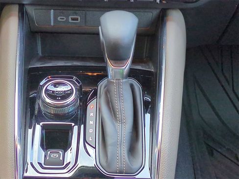 Used 2023 GMC Canyon Denali image 19