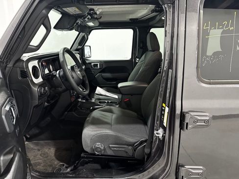 Used 2025 Jeep Wrangler Unlimited Sport AWD/4WD image 10