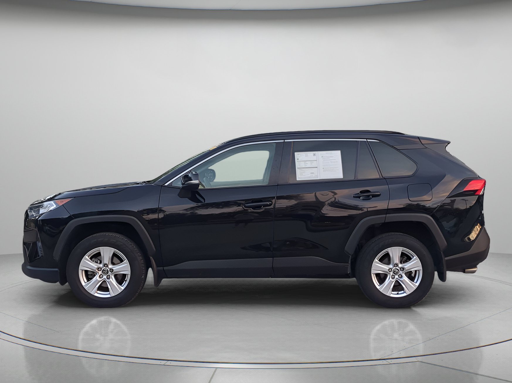 Used 2021 Toyota RAV4 XLE AWD/4WD image 43