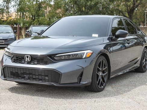 Used 2025 Honda Civic Sport image 3