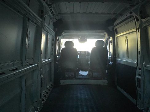 Used 2023 RAM ProMaster 2500 image 7