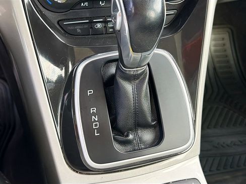 Used 2016 Ford C-MAX Energi SEL w/ Equipment Group 301A FWD image 17