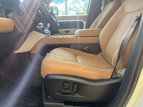 New 2025 Land Rover Defender 110 S image 19