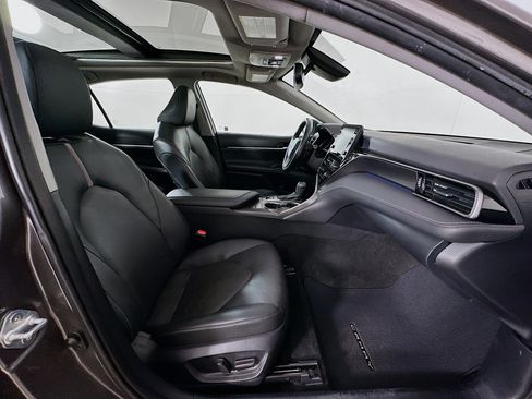Used 2022 Toyota Camry XSE image 31