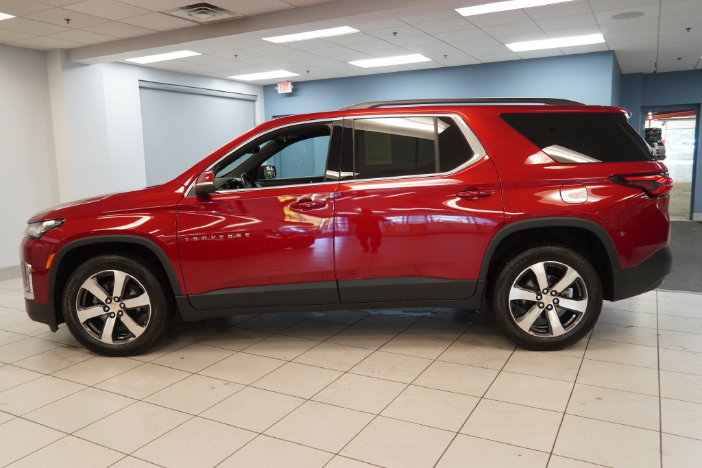 Used 2023 Chevrolet Traverse LT w/ LT Premium Package AWD/4WD image 8