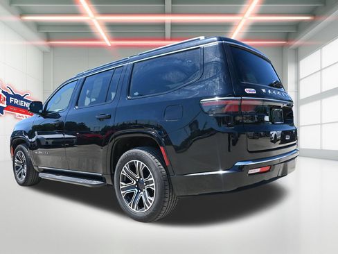 Used 2024 Jeep Wagoneer Series II w/ Flexible Seating Group AWD/4WD image 2