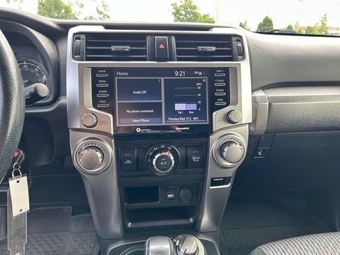 Used 2020 Toyota 4Runner SR5 AWD/4WD image 17