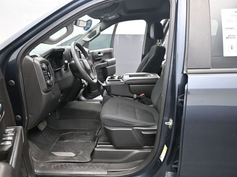 Used 2020 Chevrolet Silverado 1500 Custom w/ Custom Value Package AWD/4WD image 10