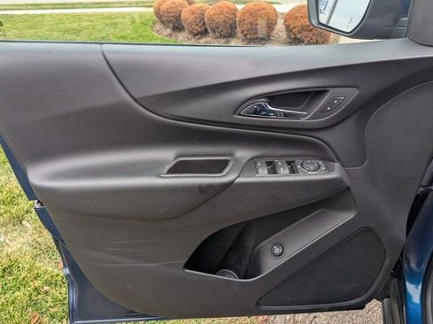 Used 2020 Chevrolet Equinox LT w/ Driver Convenience Package image 14