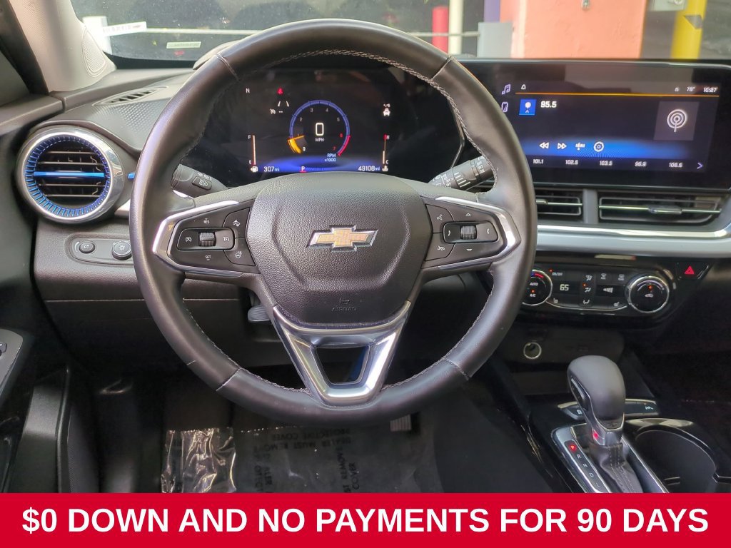 Used 2025 Chevrolet Trax LT w/ LT Convenience Package FWD image 22