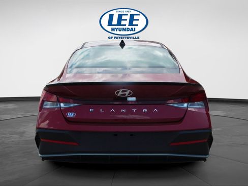 Certified 2025 Hyundai Elantra Sport FWD image 4
