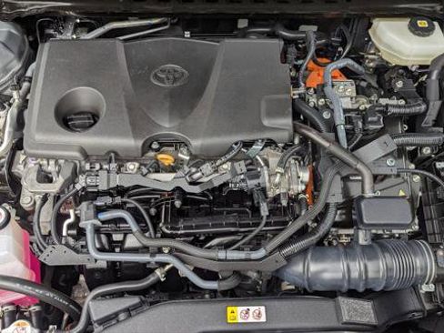 Used 2025 Toyota Camry LE image 30