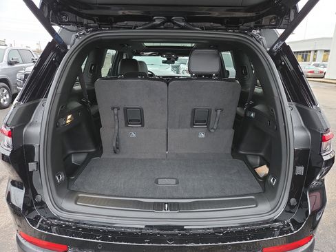 New 2025 Jeep Grand Cherokee L Limited w/ Luxury Tech Group II image 10