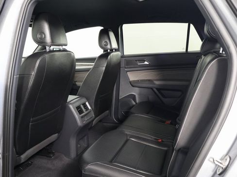 Used 2022 Volkswagen Atlas Cross Sport SE FWD image 11