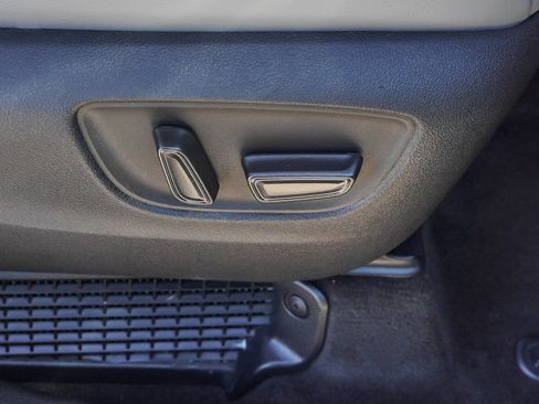 Used 2025 Toyota Sienna XLE image 26