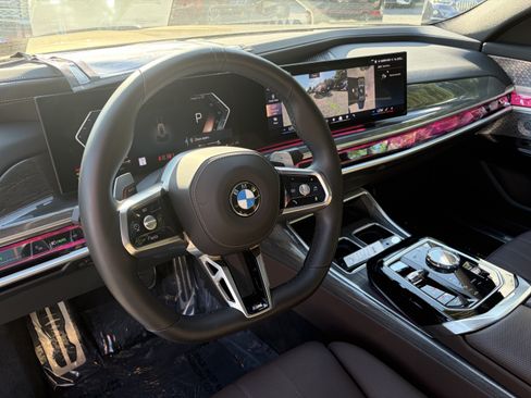 Certified 2023 BMW 760i xDrive w/ Luxury Rear Seating Package AWD/4WD image 13
