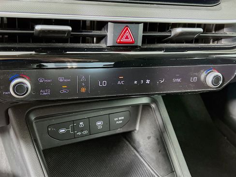 Used 2025 Kia K5 LXS image 10