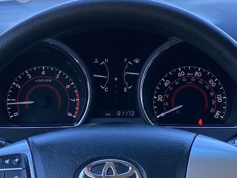 Used 2012 Toyota Highlander FWD w/ Tech Pkg image 20