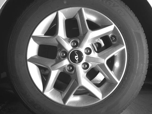 Used 2025 Kia Soul LX w/ LX Technology Package FWD image 14