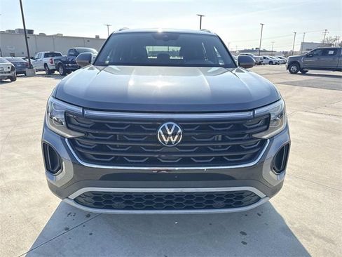 Certified 2025 Volkswagen Atlas Cross Sport SE image 9